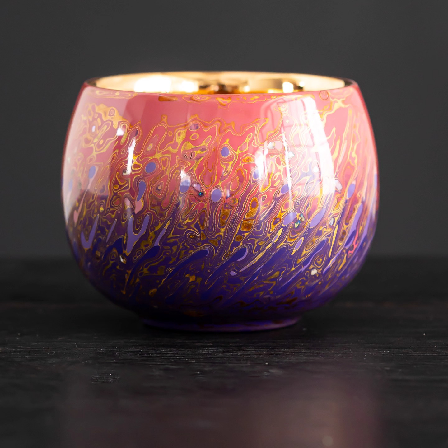 Da Qi-Lacquered Opal Shell Inlay Tea Cup